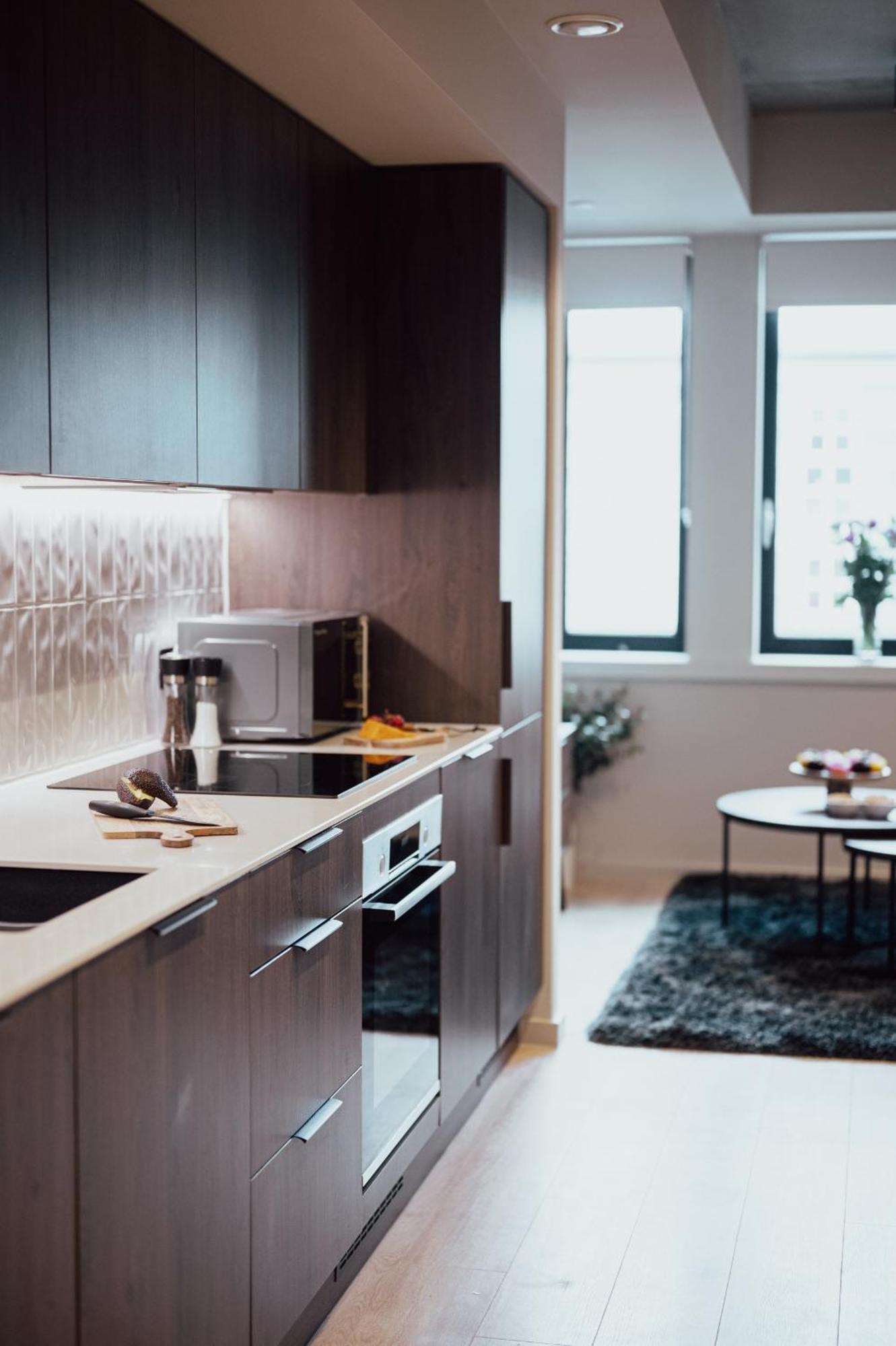 Apartment Luxury Pad Wifi Rooftop Garden Family Workers *