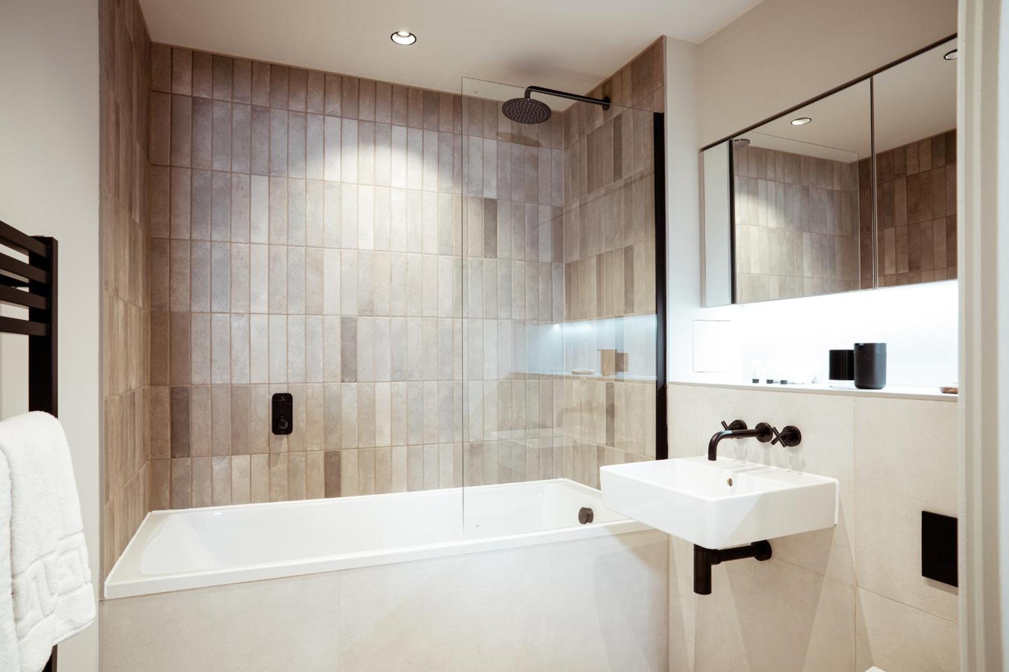 Luxury Pad Wifi Rooftop Garden Family Workers Birmingham