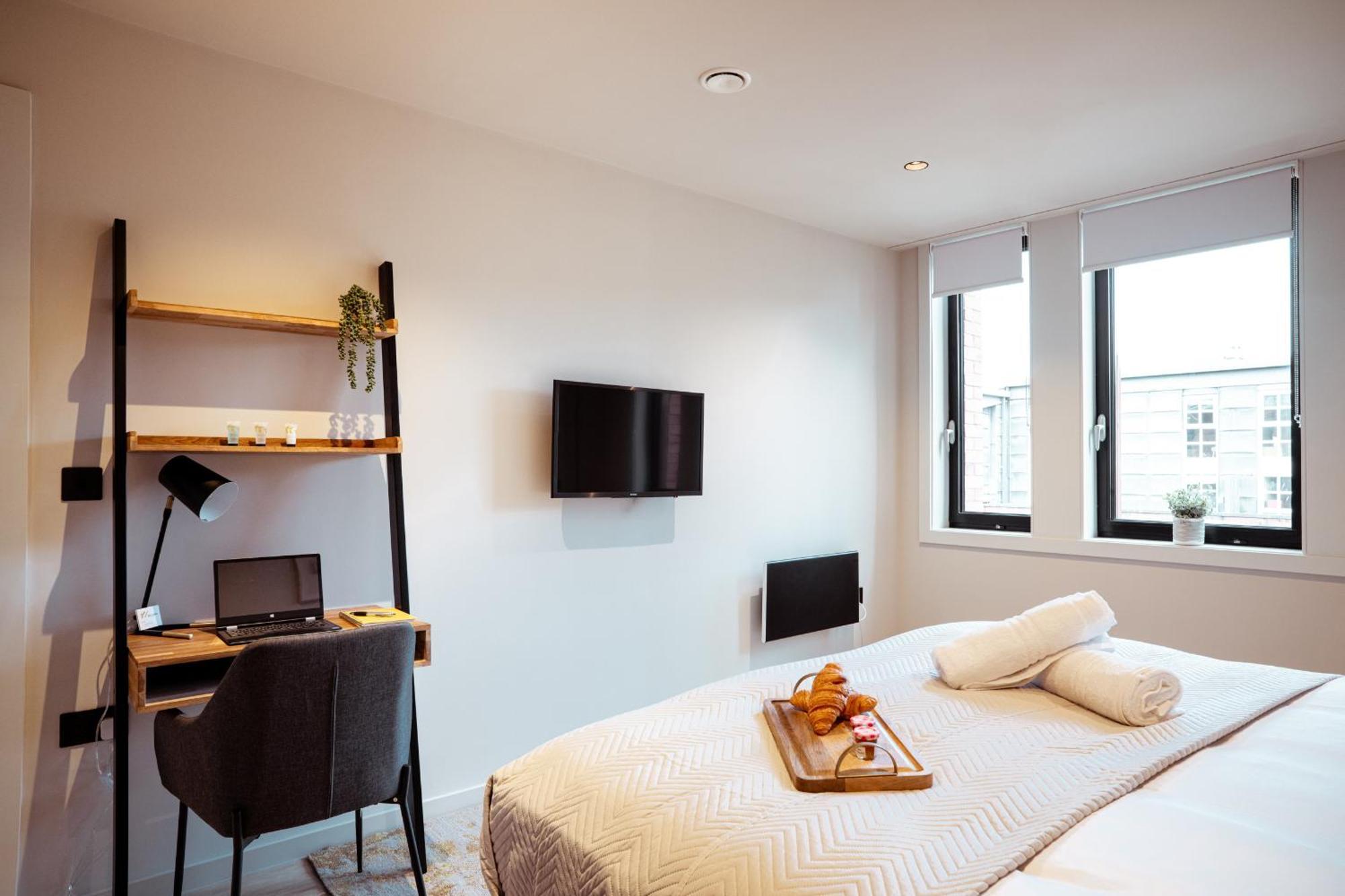 Luxury Pad Wifi Rooftop Garden Family Workers Apartment Birmingham