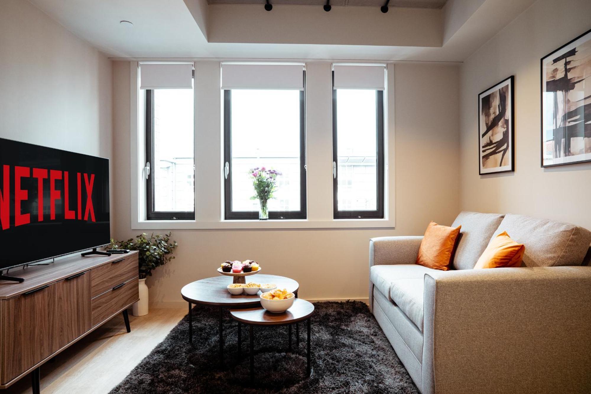 Apartment Luxury Pad Wifi Rooftop Garden Family Workers