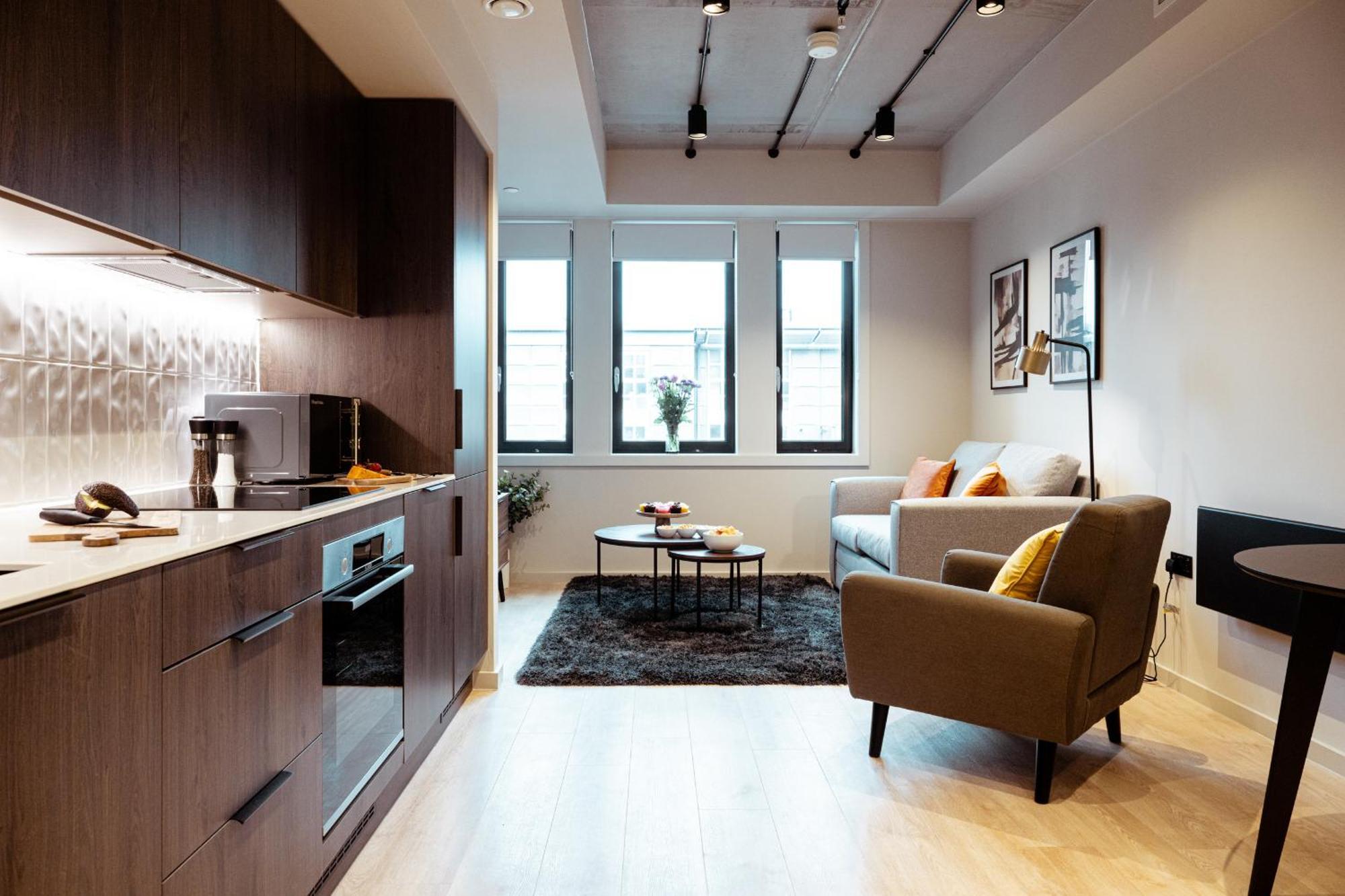 Luxury Pad Wifi Rooftop Garden Family Workers Birmingham