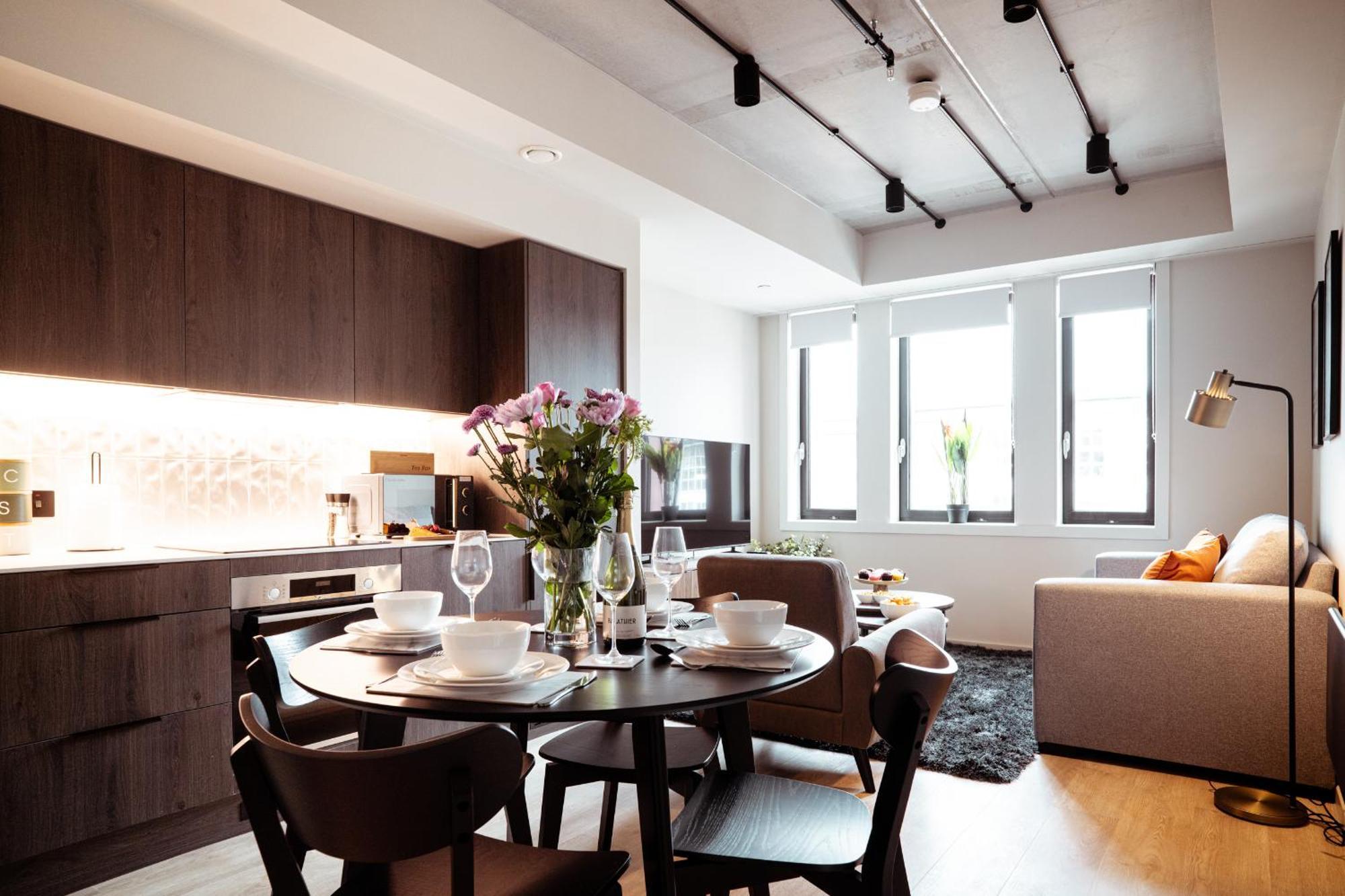 Luxury Pad Wifi Rooftop Garden Family Workers * Birmingham